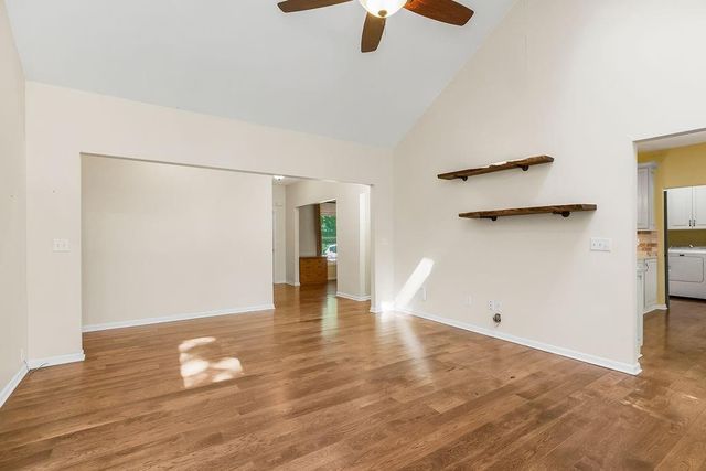 13223 N Virginia Avenue, Smithville, MO 64089