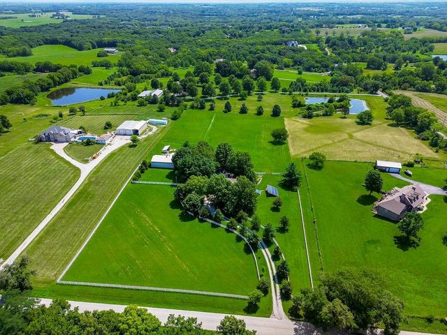 13223 N Virginia Avenue, Smithville, MO 64089