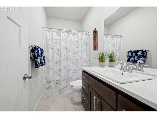 2748 Nw WILLIAM Dr, Mc Minnville, OR 97128