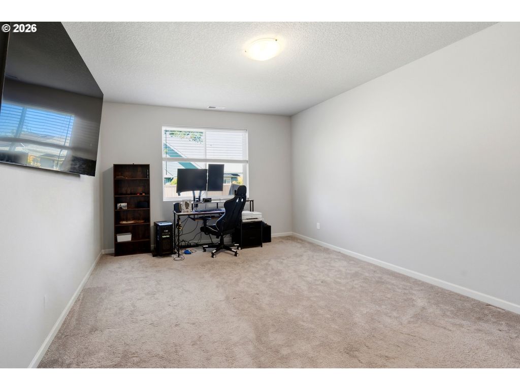 Image 13 of property listing at 2748 Nw WILLIAM Dr, Mc Minnville, OR 97128