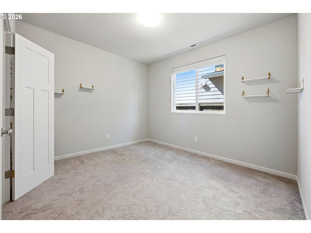 Image 18 of property listing at 2748 Nw WILLIAM Dr, Mc Minnville, OR 97128
