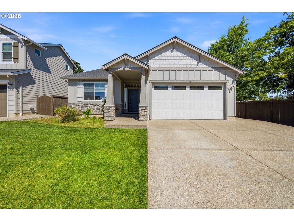 Image 2 of property listing at 2748 Nw WILLIAM Dr, Mc Minnville, OR 97128