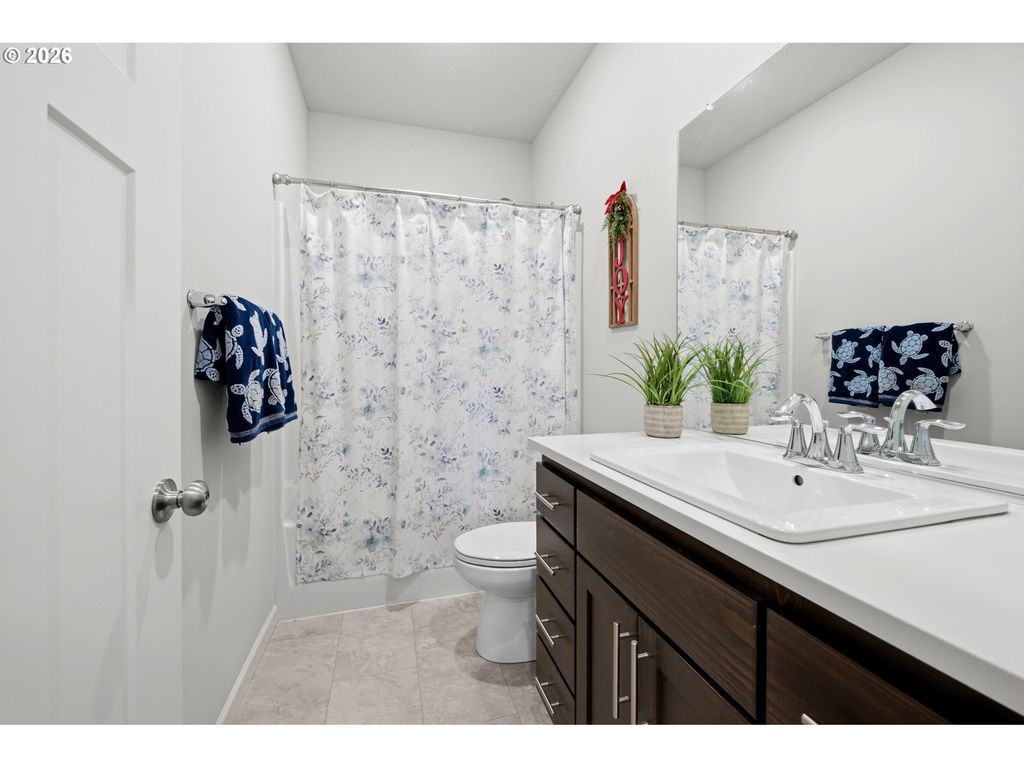 Image 21 of property listing at 2748 Nw WILLIAM Dr, Mc Minnville, OR 97128
