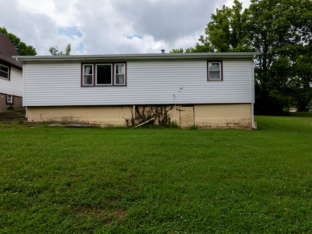 645 S Assisi Way, Republic, MO 65738