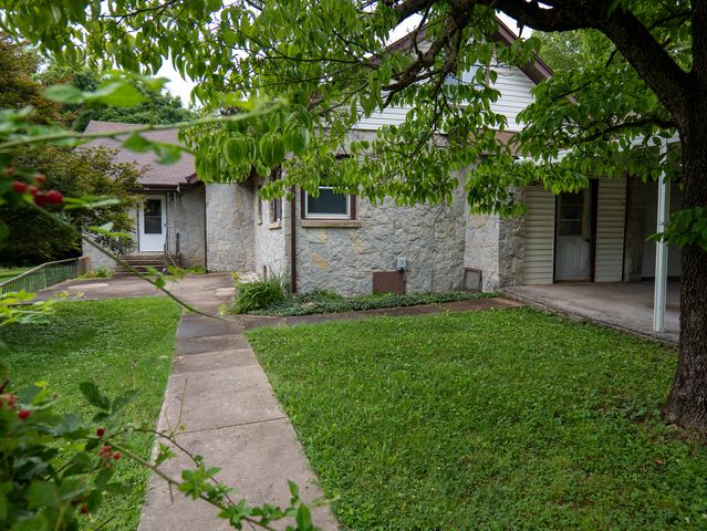 645 S Assisi Way, Republic, MO 65738