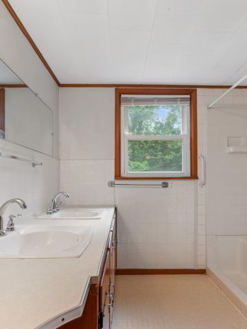 645 S Assisi Way, Republic, MO 65738