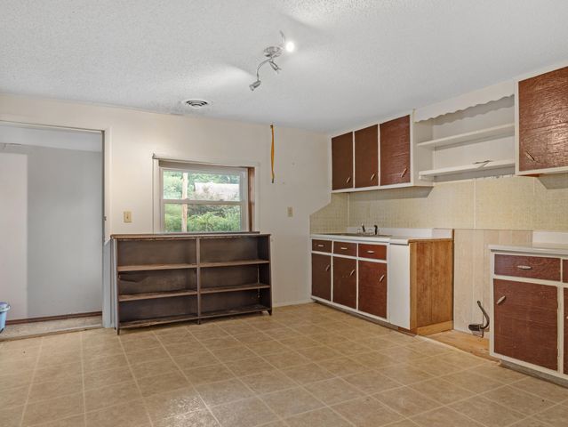 645 S Assisi Way, Republic, MO 65738