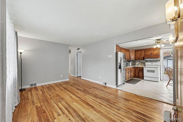 11804 Diehl Drive, Sterling Heights, MI 48313