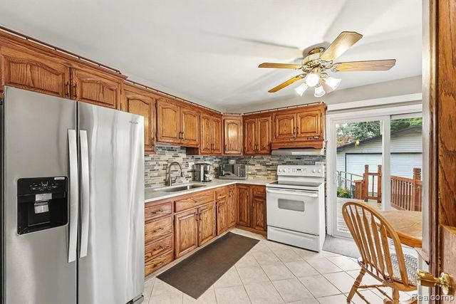 11804 Diehl Drive, Sterling Heights, MI 48313