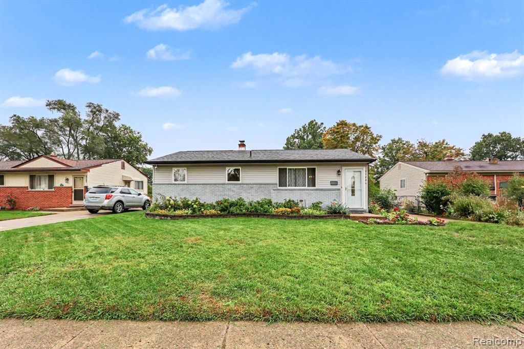 11804 Diehl Drive, Sterling Heights, MI 48313