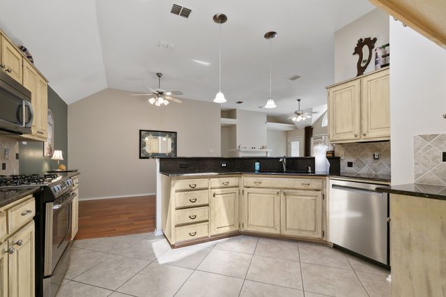 3817 Seminole Place, Carrollton, TX 75007