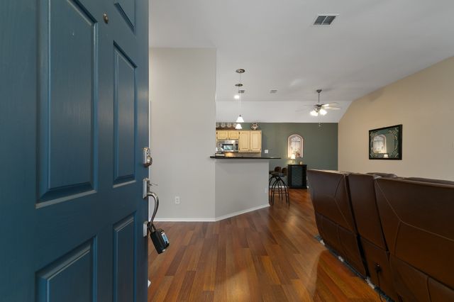 3817 Seminole Place, Carrollton, TX 75007