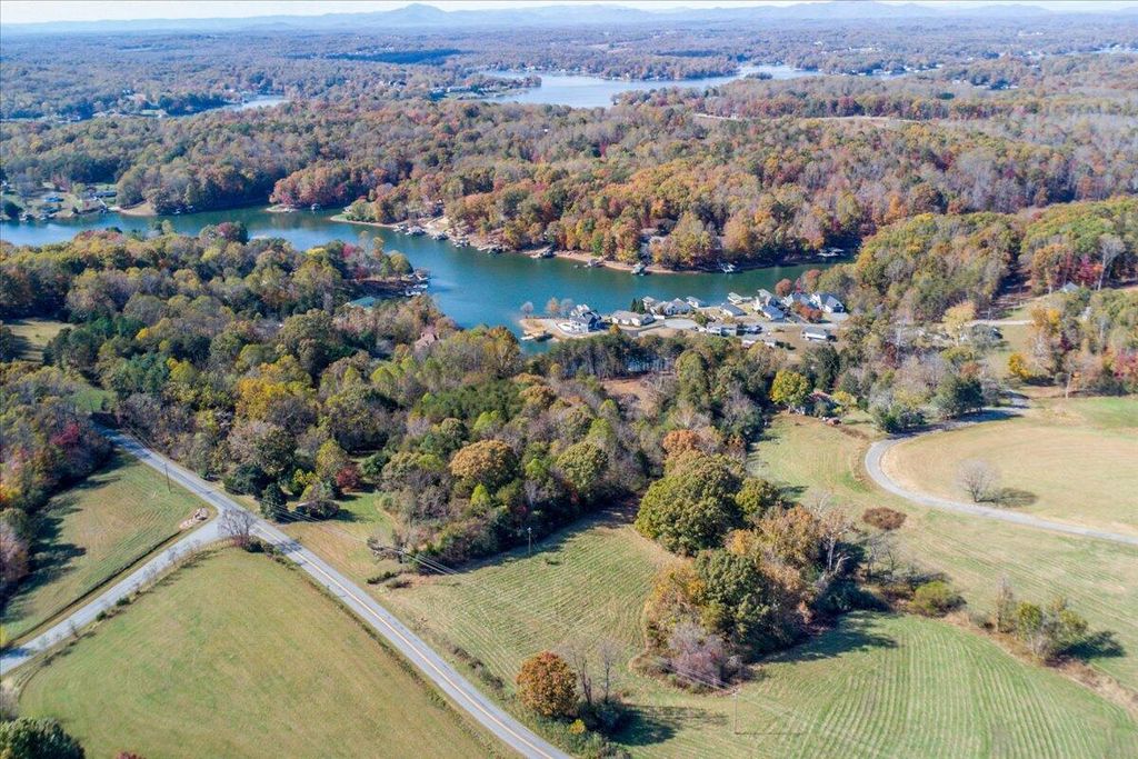 Lot 6 Isle Of Pines DR, Moneta, VA 24121