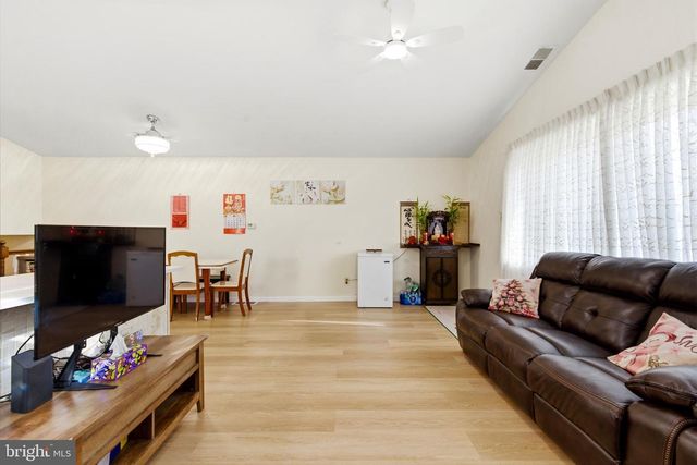 730 CHARETTE RD, Philadelphia, PA 19115