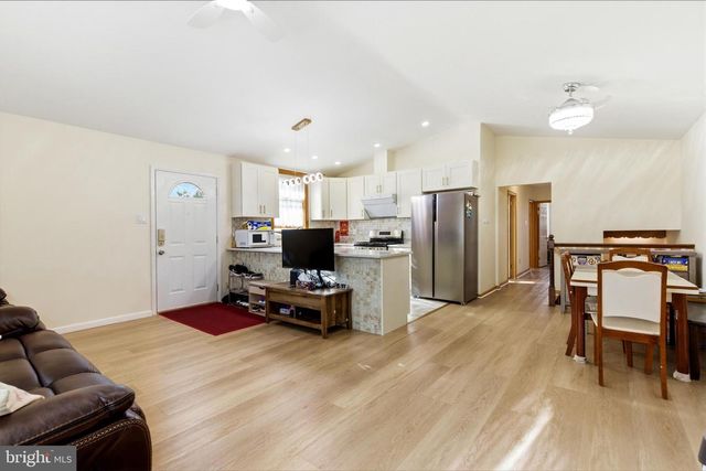 730 CHARETTE RD, Philadelphia, PA 19115