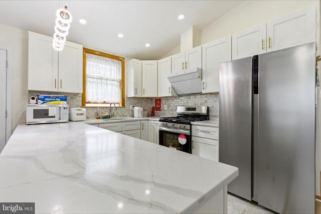 730 CHARETTE RD, Philadelphia, PA 19115