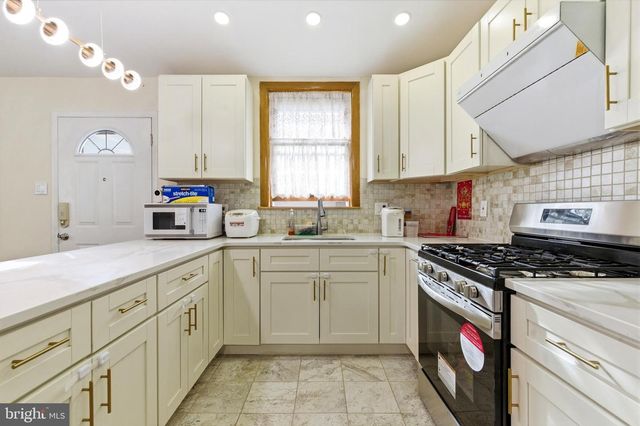 730 CHARETTE RD, Philadelphia, PA 19115