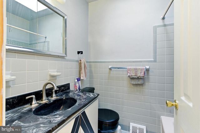 730 CHARETTE RD, Philadelphia, PA 19115