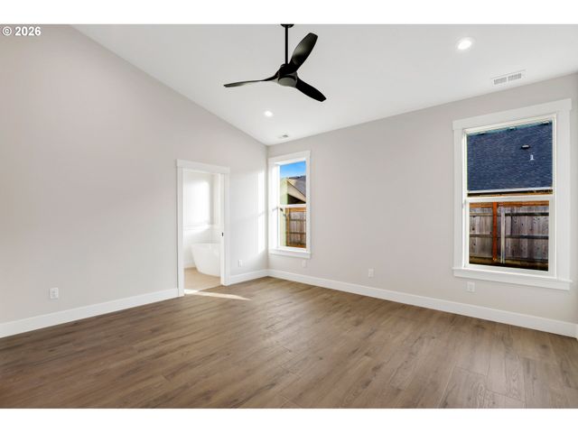 2039 Se 10TH Pl, Canby, OR 97013