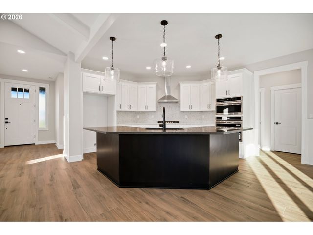 2039 Se 10TH Pl, Canby, OR 97013