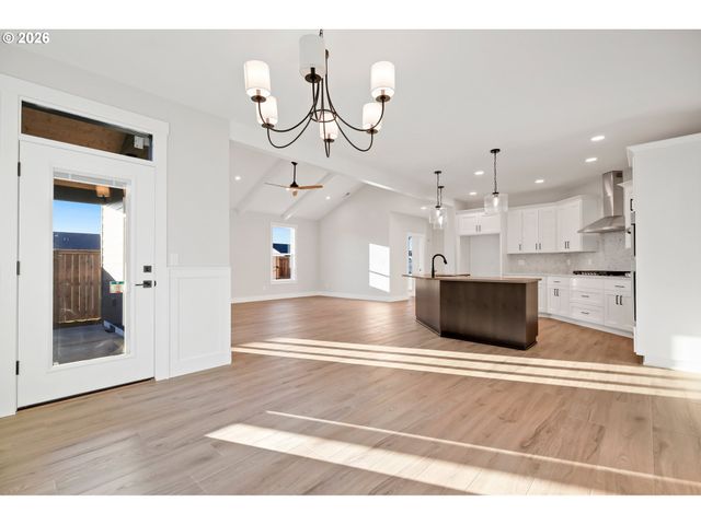 2039 Se 10TH Pl, Canby, OR 97013