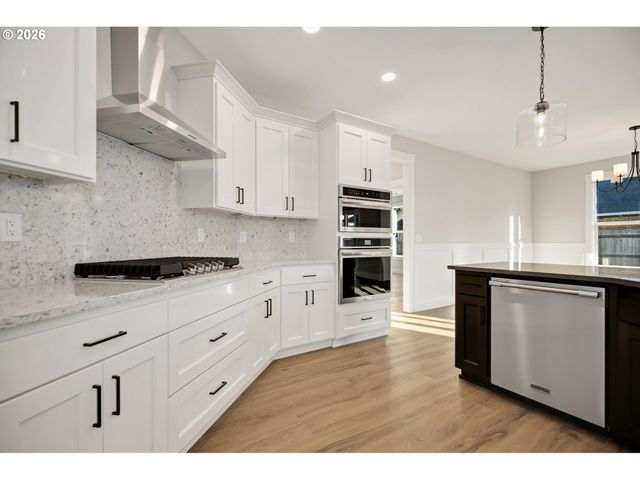 2039 Se 10TH Pl, Canby, OR 97013