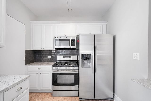 3749 N Pine Grove Avenue 3, Chicago, IL 60613