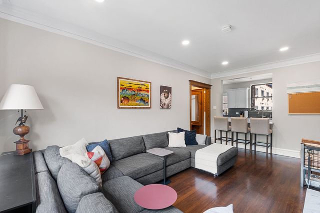 3749 N Pine Grove Avenue 3, Chicago, IL 60613