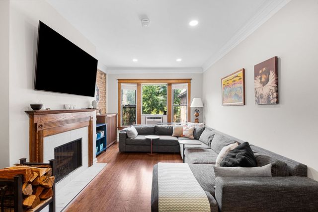 3749 N Pine Grove Avenue 3, Chicago, IL 60613