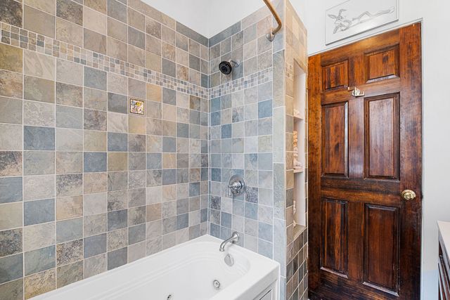 3749 N Pine Grove Avenue 3, Chicago, IL 60613