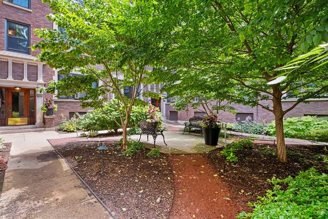3749 N Pine Grove Avenue 3, Chicago, IL 60613