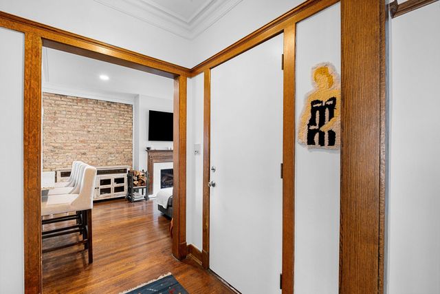 3749 N Pine Grove Avenue 3, Chicago, IL 60613