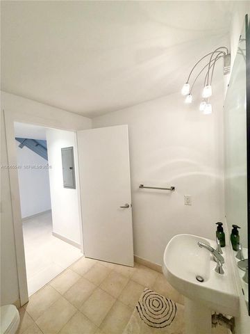 1050 Brickell Avenue 206, Miami, FL 33131
