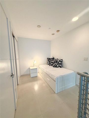 1050 Brickell Avenue 206, Miami, FL 33131