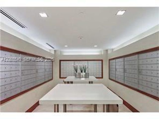 1050 Brickell Avenue 206, Miami, FL 33131