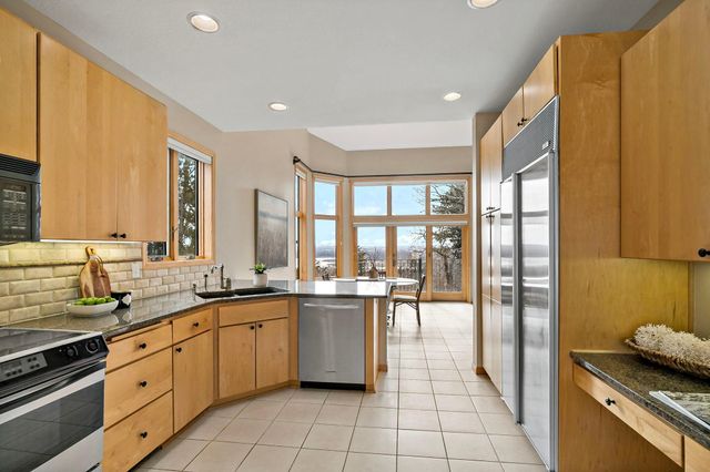 10509 Spyglass Drive, Eden Prairie, MN 55347