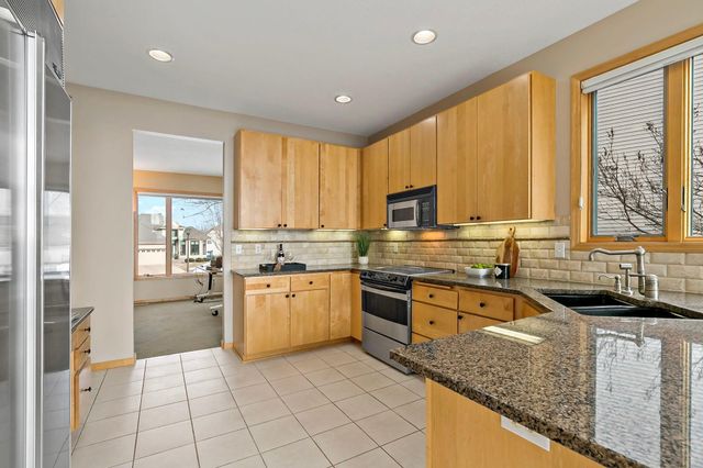 10509 Spyglass Drive, Eden Prairie, MN 55347