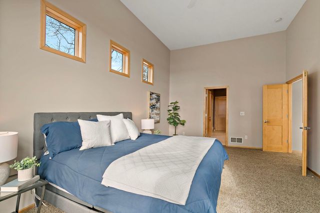 10509 Spyglass Drive, Eden Prairie, MN 55347