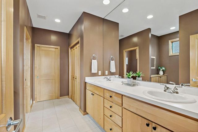 10509 Spyglass Drive, Eden Prairie, MN 55347