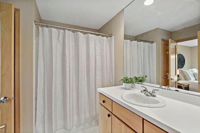 10509 Spyglass Drive, Eden Prairie, MN 55347