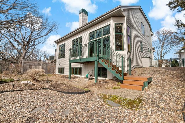 10509 Spyglass Drive, Eden Prairie, MN 55347