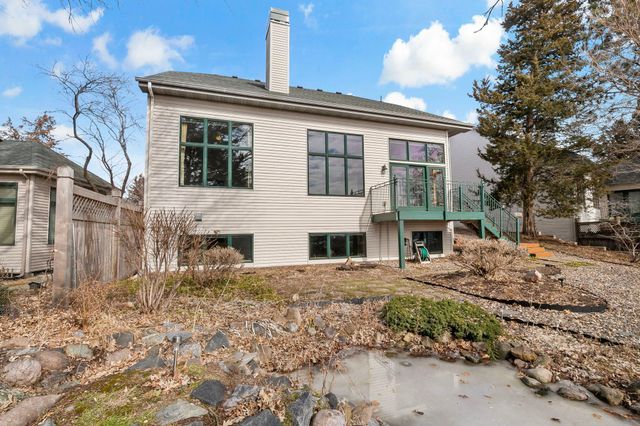 10509 Spyglass Drive, Eden Prairie, MN 55347