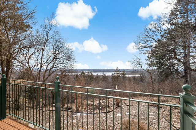 10509 Spyglass Drive, Eden Prairie, MN 55347