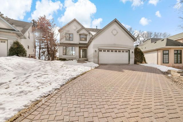 10509 Spyglass Drive, Eden Prairie, MN 55347