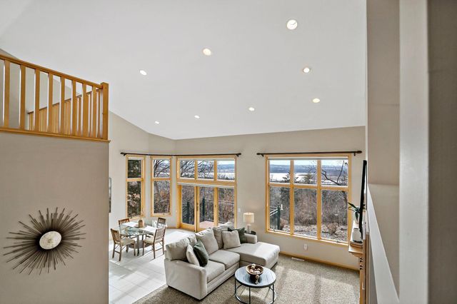 10509 Spyglass Drive, Eden Prairie, MN 55347