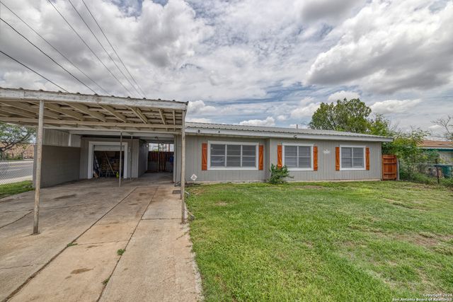 803 E Edwards, Crystal City, TX 78839