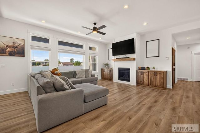3042 Lin Road, Idaho Falls, ID 83401
