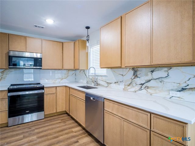 301 Cedarhill Drive, Granite Shoals, TX 78654