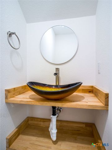 301 Cedarhill Drive, Granite Shoals, TX 78654