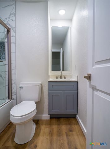 301 Cedarhill Drive, Granite Shoals, TX 78654